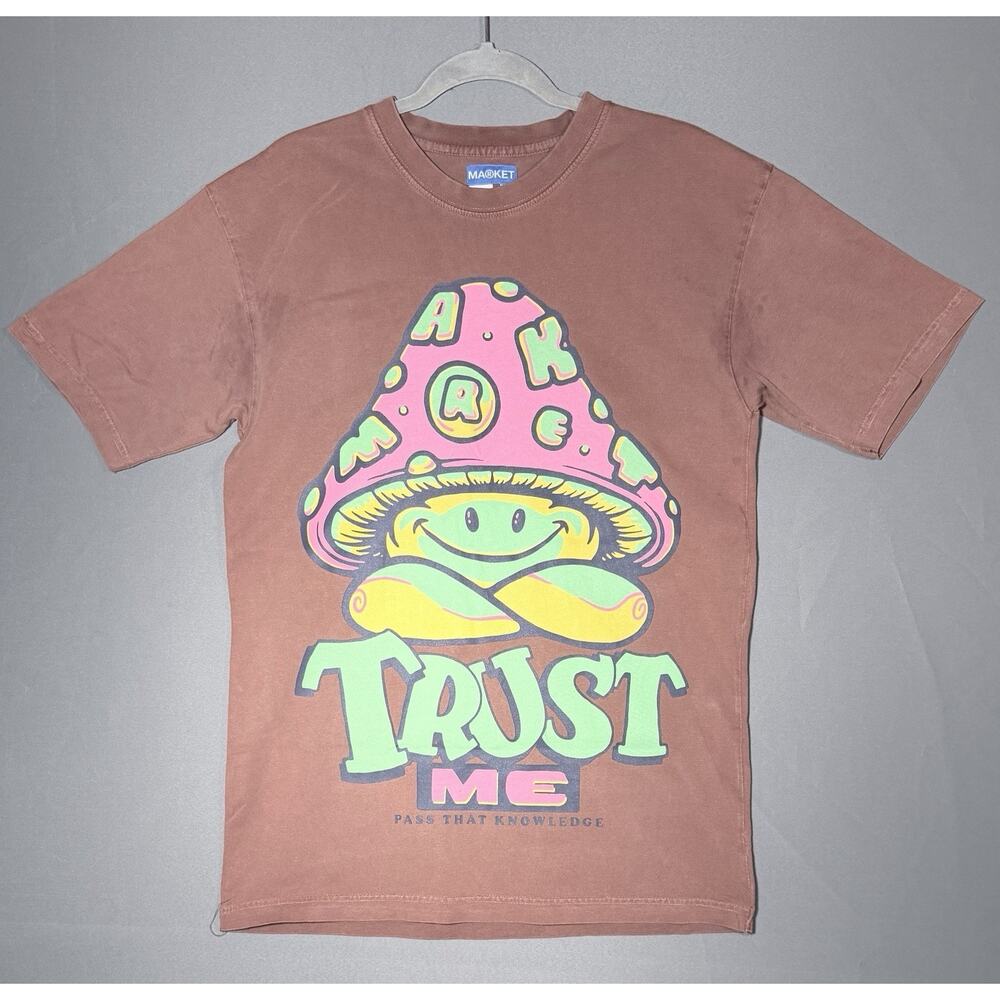 MARKET MA®KET "Trust Me Pass That Knowledge" Graphic Tee Brown Men's M